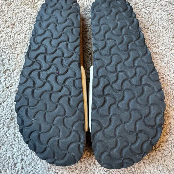 Birkenstock Cream Sandals with Gold Buckle - Picture 4 of 4